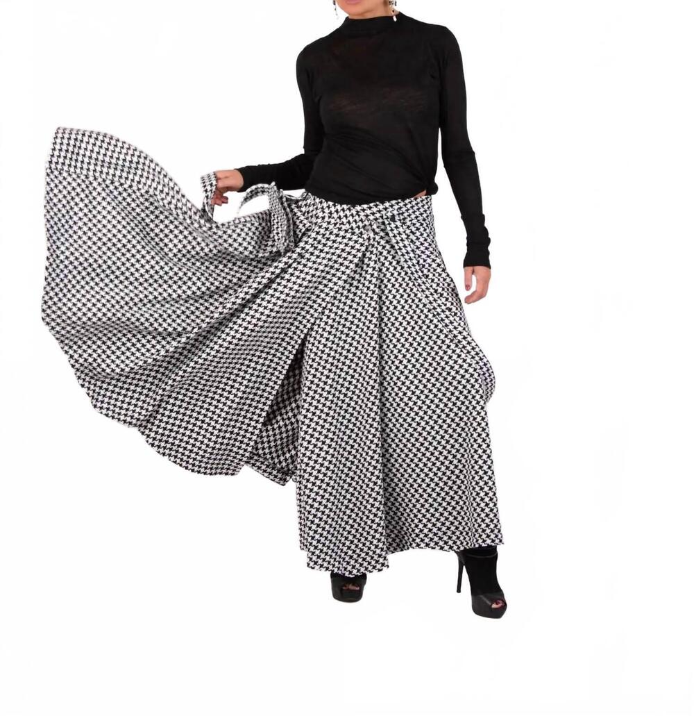 NEW EUG FASHION asymmetrical long skirt in black/ white